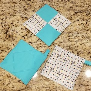 1 Trivet 2 potholders